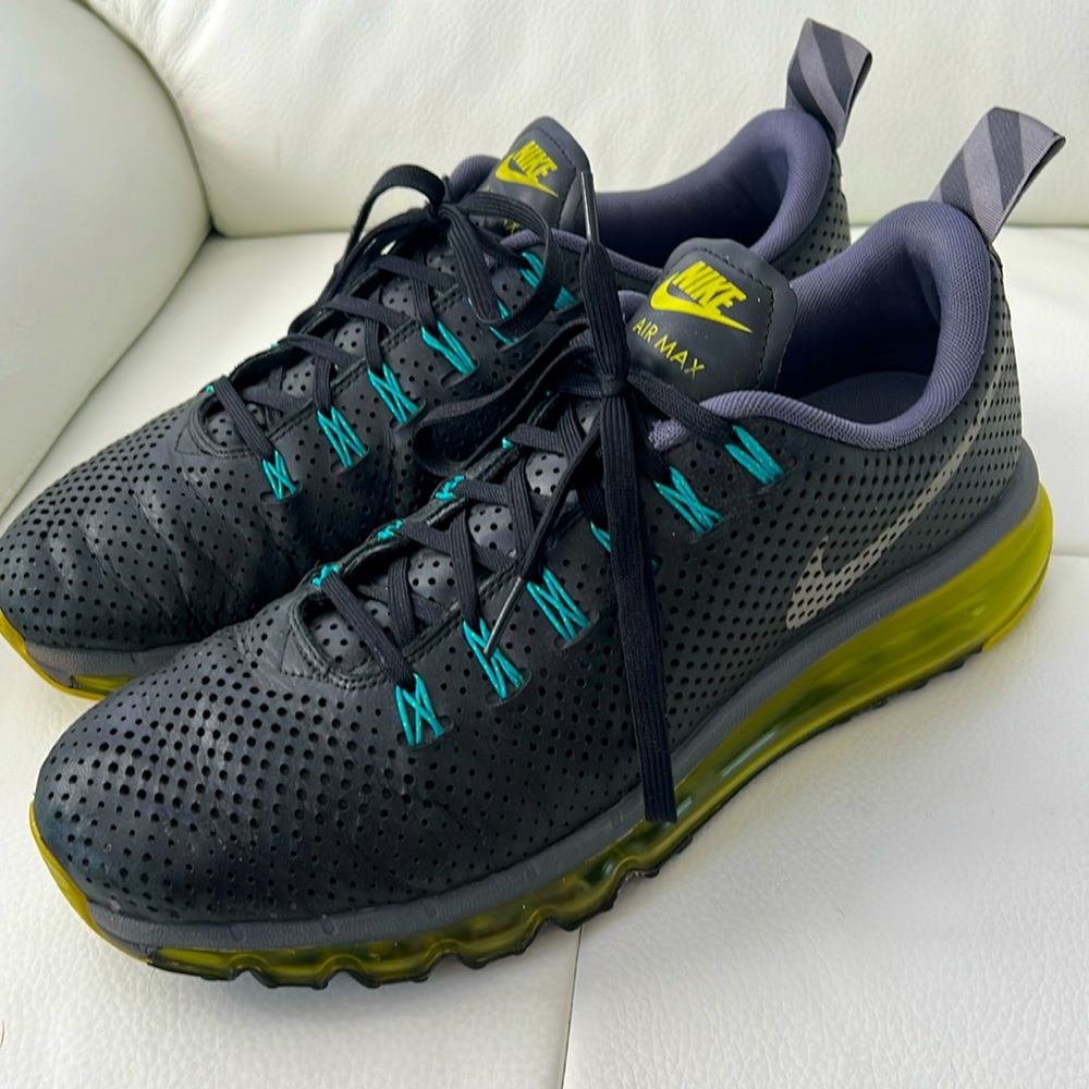 Air Max Motion Black Volt Mens Sz 11.5 EUC 631767-003